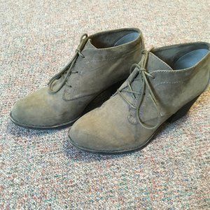 Olive Green Ankle Boots (8.5)